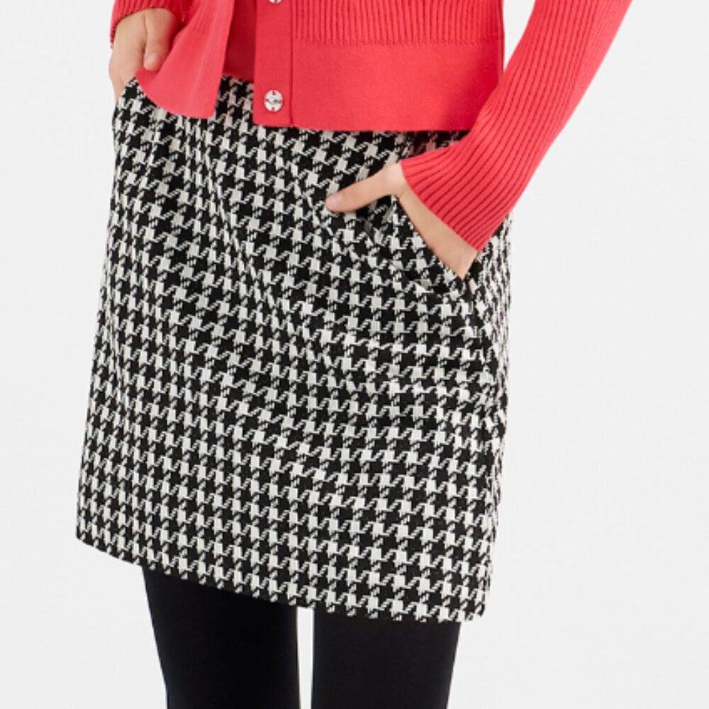 Cabi Fall 2024 Passport Skort, NOWT, size 4